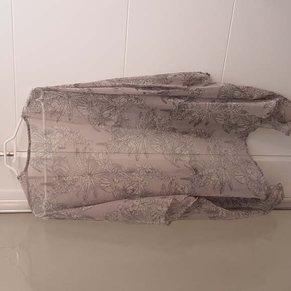 Cover up - Picture 2 of 3